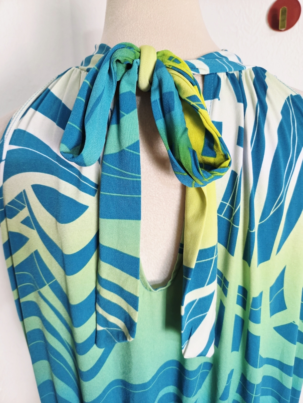 Axcess A Liz Claiborne - Teal, Aqua, Green & Yellow Abstract Halter Top, Size XL - Picture 9 of 13